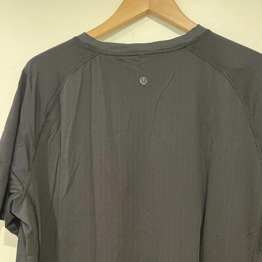 Lululemon Men's Black Short Sleeve Athletic Tee Shirt Run Gym Size L‎ Swift Tech